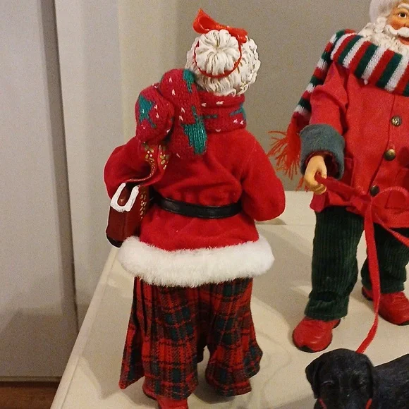 Dept 56 Possible Dreams Going For A W-A-L-K Christmas Figurine-Retired-Rare